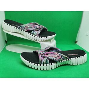 SKECHERS Comfortable Slip On Womens Size 7 Sandal Goga Mat